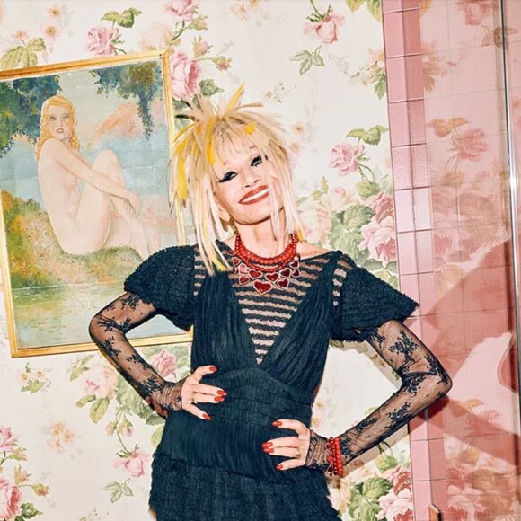 ❤️🔹️Betsey Johnson🔹️ Love Spell Red Heart Statement layered Bib 16" Necklace - Picture 3 of 4